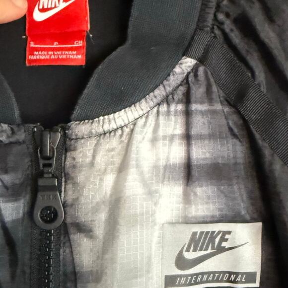 Nike International Bomber Jacket Women’s Small Black Gray Windbreaker - Picture 5 of 10